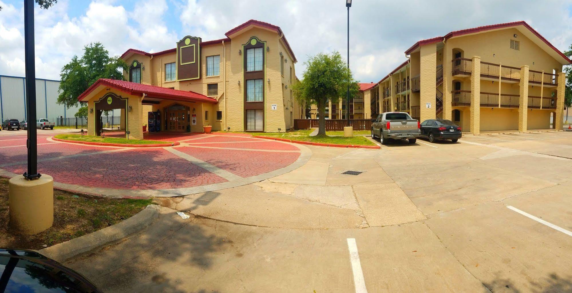 Red Roof Inn & Suites Houston- Hobby Airport Экстерьер фото